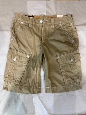 Rock Revival Men’s Tan Cargo Shorts. NWT
